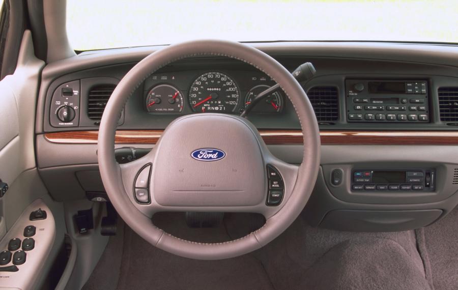  Ford Crown Victoria 1998 года  (фото 139 из 161)
